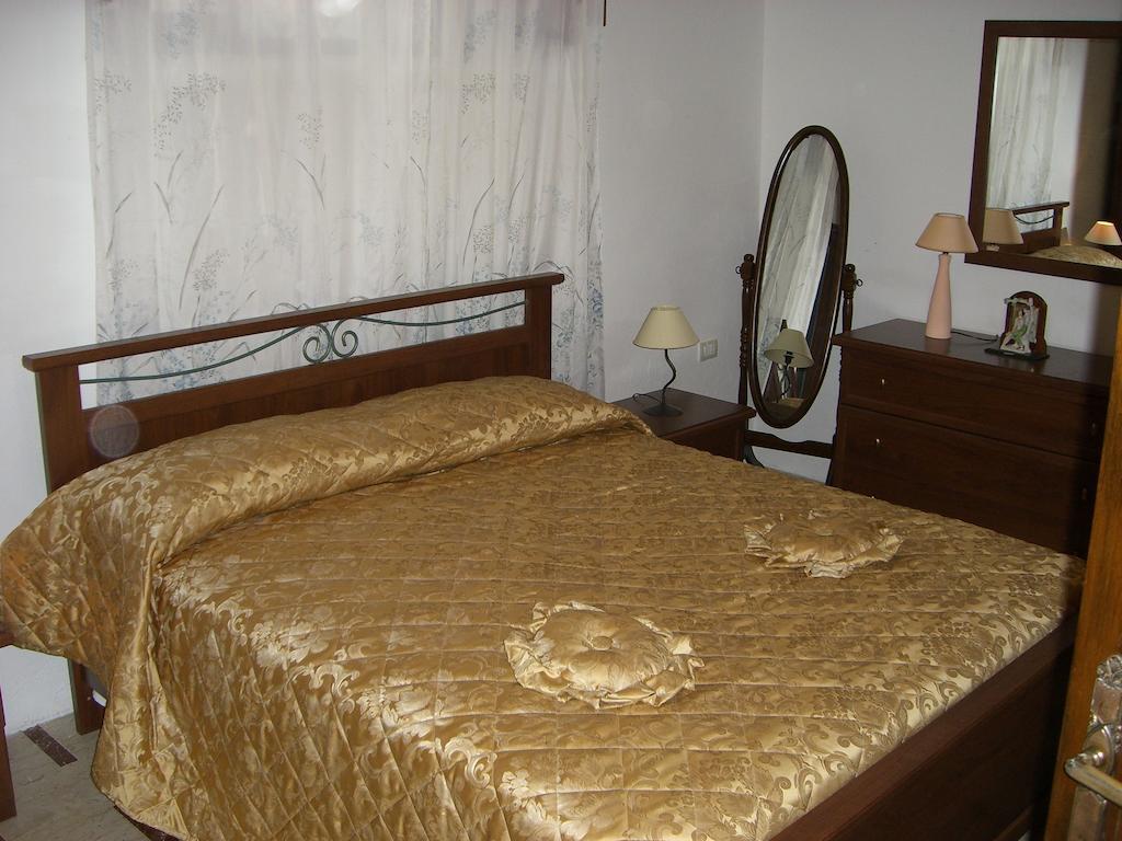 Sa Domu Sarda Casa Vacanza Пішинас Номер фото