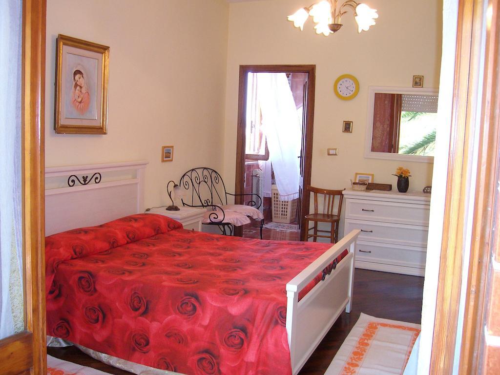 Sa Domu Sarda Casa Vacanza Пішинас Номер фото
